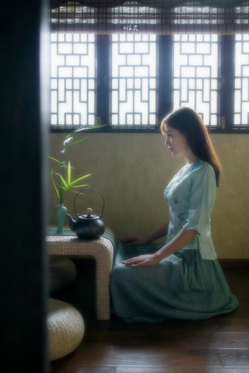 2026 法网开赛在即：郑钦文今日红土训练集锦，发球时速再次提升 5%。